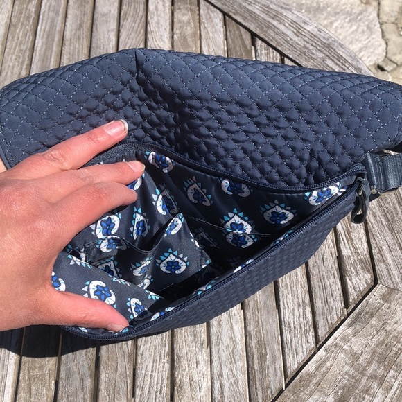 Vera Bradley Crossbody bag with matching coin purse. - Picture 5 of 10